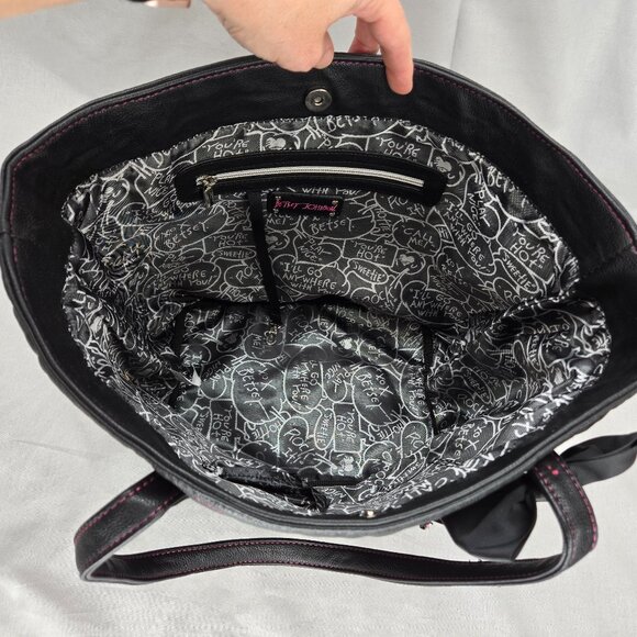 Betsey Johnson Black Bag with Pink Stitching & Black Bow - Picture 5 of 9